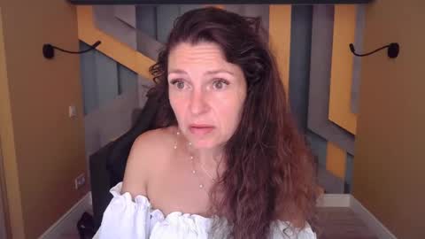 EllaLongs online show from 07/04/26, 11:38