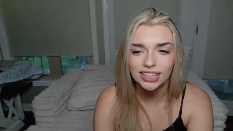 ellalowe online show from 05/20/26, 11:55
