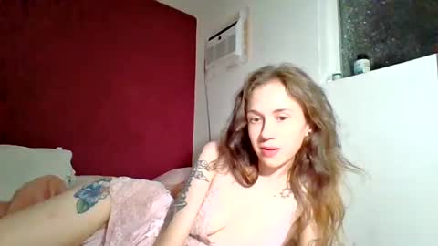 Snapshot of ellamae2000 chatting on 07/25/26, 07:28 ellamae2000 online show from 07/25/26, 07:28