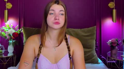 Ella online show from 10/12/25, 05:17