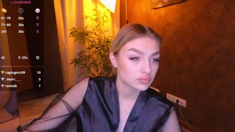 ellamilla online show from 01/09/25, 08:45