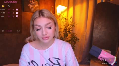 ellamilla online show from 01/15/25, 09:56