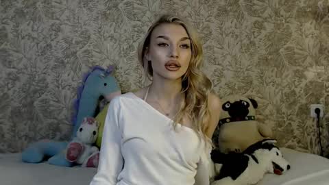 ellamilla online show from 11/13/25, 10:25