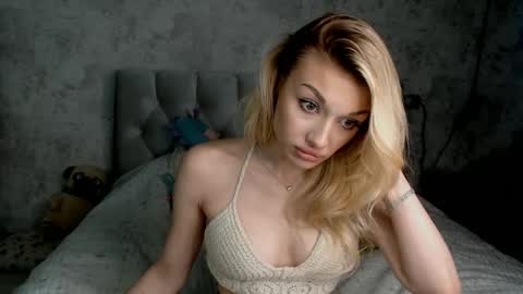ellamilla online show from 06/03/26, 02:33