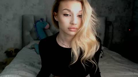 ellamilla online show from 06/14/26, 01:13