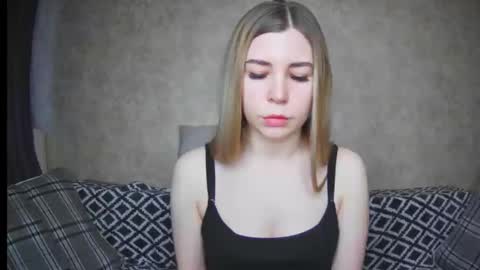 EllaNuar online show from 12/04/24, 07:06