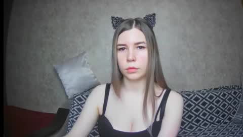 EllaNuar online show from 02/12/25, 07:23