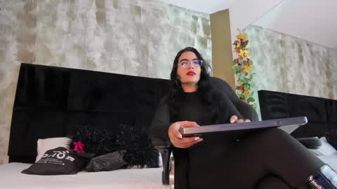  ella  online show from 01/08/25, 11:32