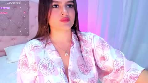 ellarosee_ online show from 12/13/24, 08:37