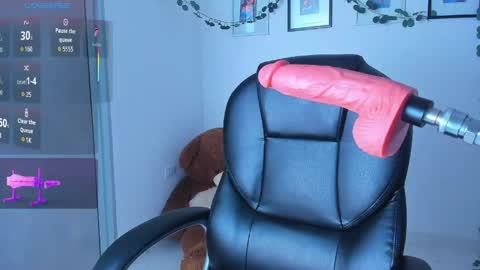 ellarosee_ online show from 04/24/26, 07:49