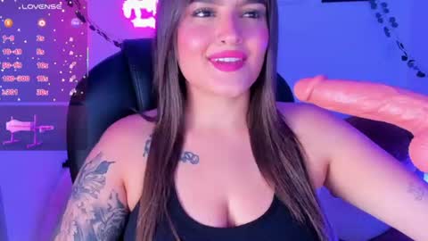 ellarosee_ online show from 07/17/26, 06:13