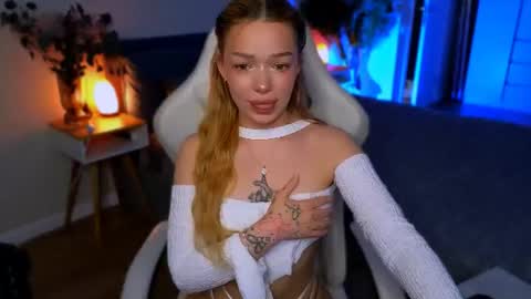 Ella online show from 06/09/26, 06:03
