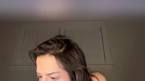 Elle67 online show from 10/17/25, 05:54