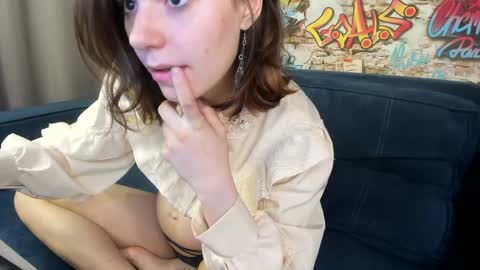 Snapshot of elle__driver chatting on 06/06/26, 01:32 elle__driver online show from 06/06/26, 01:32