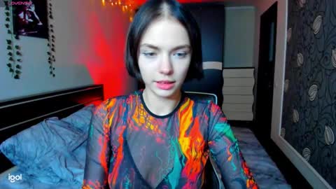 Snapshot of elle_blair chatting on 10/02/25, 05:31 Luna online show from 10/02/25, 05:31