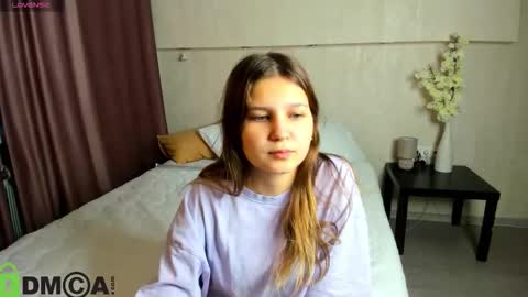 elle_ellise online show from 09/30/25, 12:15