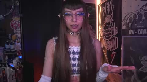 follow me on instagram .    online show from 12/01/25, 03:39