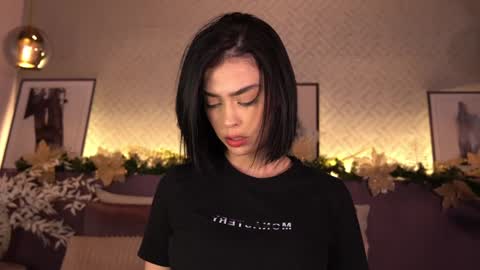 Elle Diane online show from 12/30/24, 01:04