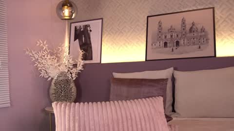 Elle Diane online show from 01/21/25, 03:37