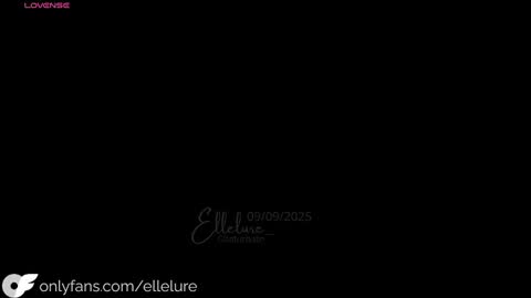 Snapshot of ellelure_ chatting on 09/09/25, 11:59 Linda Restrepo online show from 09/09/25, 11:59