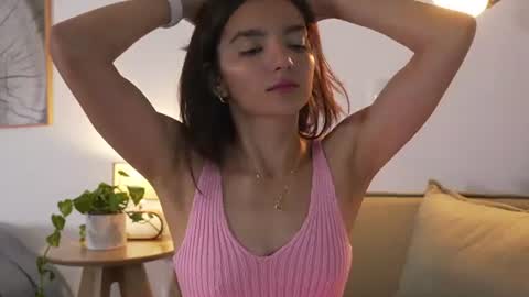 Linda Restrepo online show from 07/13/26, 08:55