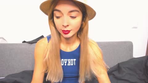 ellen_flow online show from 12/05/24, 05:48