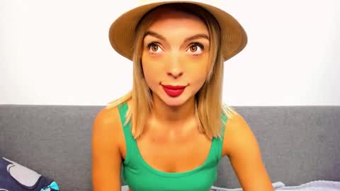 ellen_flow online show from 10/05/25, 07:23