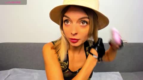 ellen_flow online show from 10/30/25, 09:15