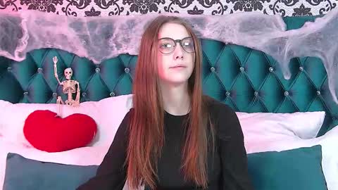 EllenBush online show from 10/27/25, 05:06