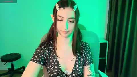 Snapshot of ellfkiss chatting on 05/18/26, 02:12 alice online show from 05/18/26, 02:12