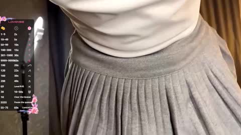 Snapshot of elliblassingame chatting on 12/03/25, 08:29 Jenny online show from 12/03/25, 08:29