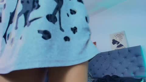  Ellie   online show from 09/19/25, 01:45