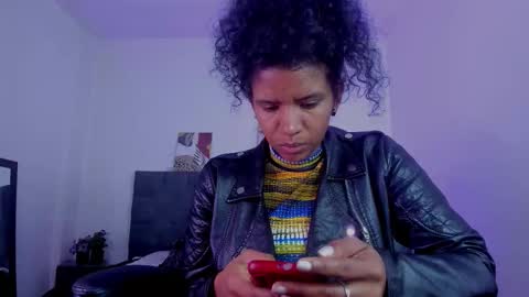  Ellie   online show from 11/10/25, 01:43