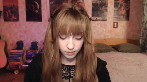 ellie_friendly online show from 03/19/26, 11:20
