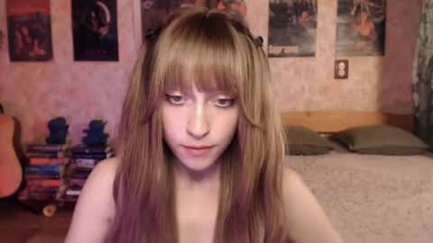 ellie_friendly online show from 06/15/26, 02:30