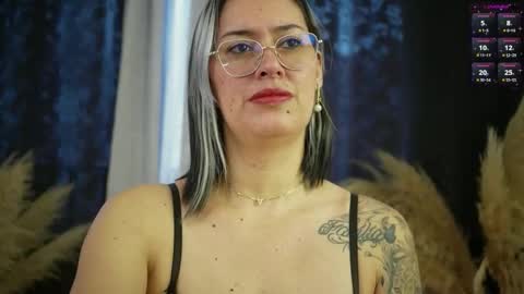 Ellie Ramos online show from 11/30/25, 01:15
