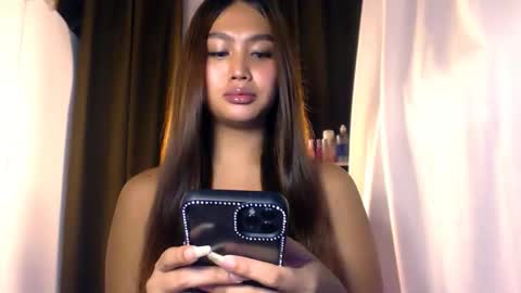 ellie online show from 05/17/26, 01:36