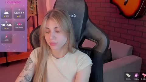 elliecutes online show from 12/10/24, 11:43