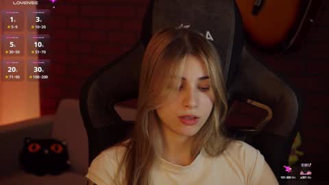 elliecutes online show from 12/20/24, 11:54
