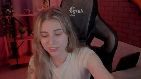 elliecutes online show from 12/22/24, 06:37