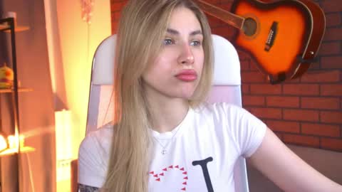 elliecutes online show from 04/27/26, 06:11