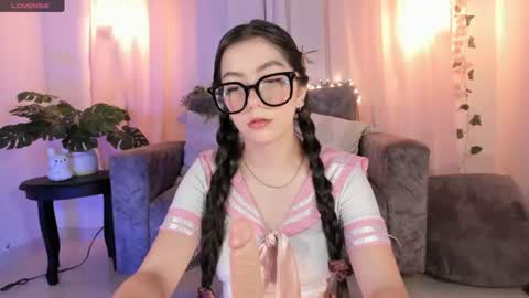 elliedream_ online show from 06/30/26, 03:13