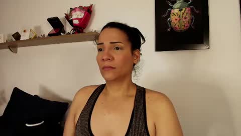 elliee1 online show from 06/26/26, 12:42