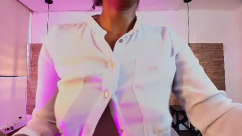 elliee_alves online show from 06/18/26, 05:17