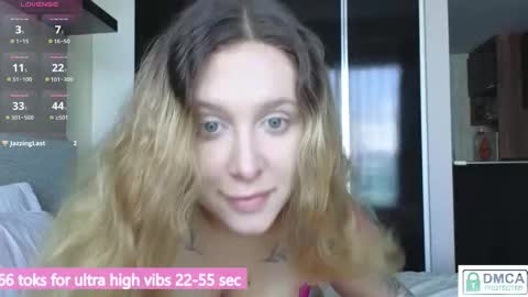 Snapshot of ellielawson chatting on 03/26/26, 08:42 Ellie Lawson online show from 03/26/26, 08:42