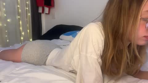 ellie online show from 05/23/26, 04:50
