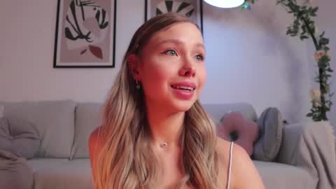 Elizabeth or you can call me Ellie online show from 10/02/25, 03:52