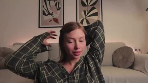 Elizabeth or you can call me Ellie online show from 10/04/25, 05:11