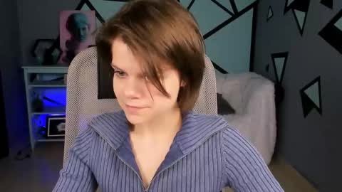 Snapshot of elliemurler chatting on 10/15/25, 08:47 elliemurler online show from 10/15/25, 08:47