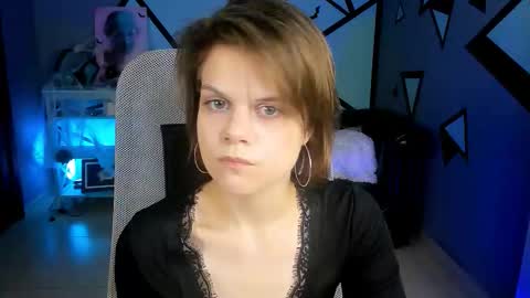 Snapshot of elliemurler chatting on 10/23/25, 01:21 elliemurler online show from 10/23/25, 01:21